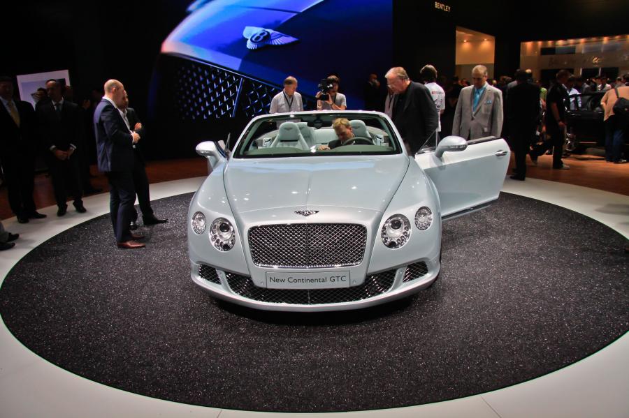  Bentley Continental GTC 2012 года  (фото 140 из 141)